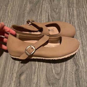 Womens Birkenstock summer flats with buckle, size 40